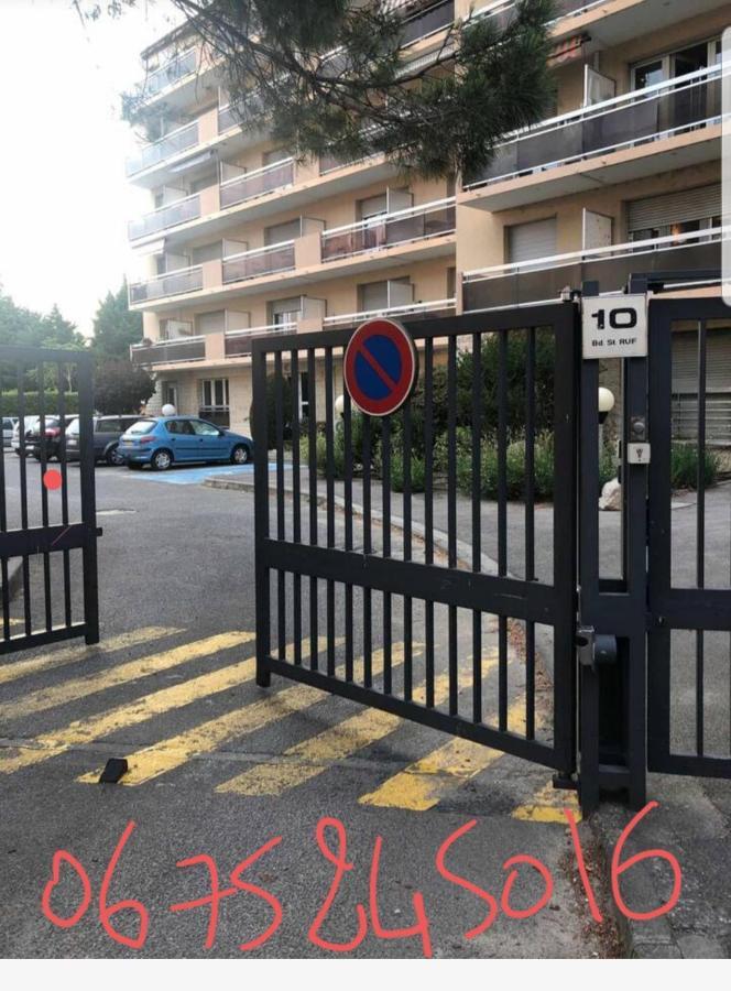 شقة A 2 Pas Du Palais Free Parking أفينيون المظهر الخارجي الصورة